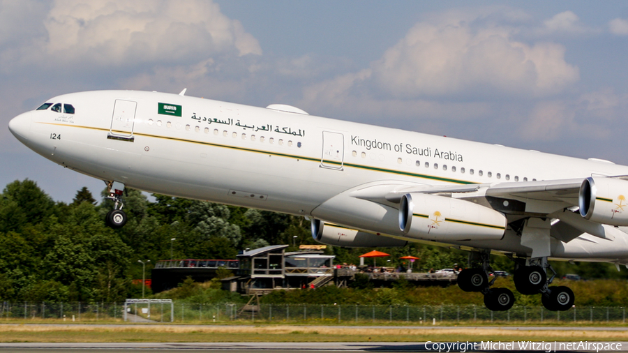 Saudi Arabian Government Airbus A340-213 (HZ-124) | Photo 517281