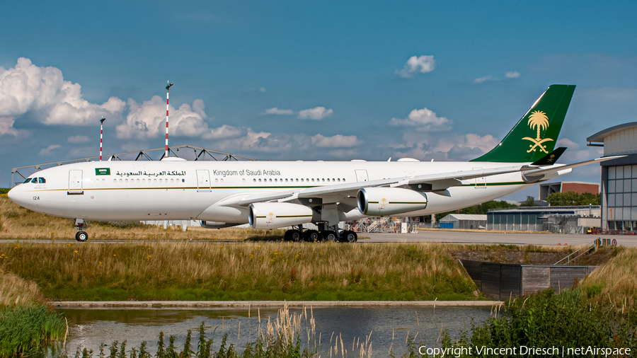 Saudi Arabian Government Airbus A340-213 (HZ-124) | Photo 517353