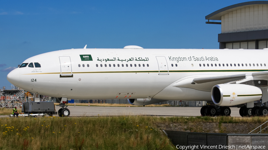 Saudi Arabian Government Airbus A340-213 (HZ-124) | Photo 517359