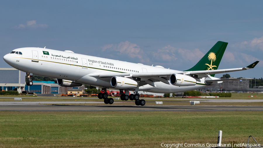 Saudi Arabian Government Airbus A340-213 (HZ-124) | Photo 517380