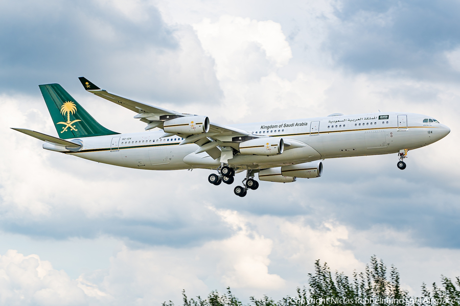 Saudi Arabian Government Airbus A340-213 (HZ-124) | Photo 518495