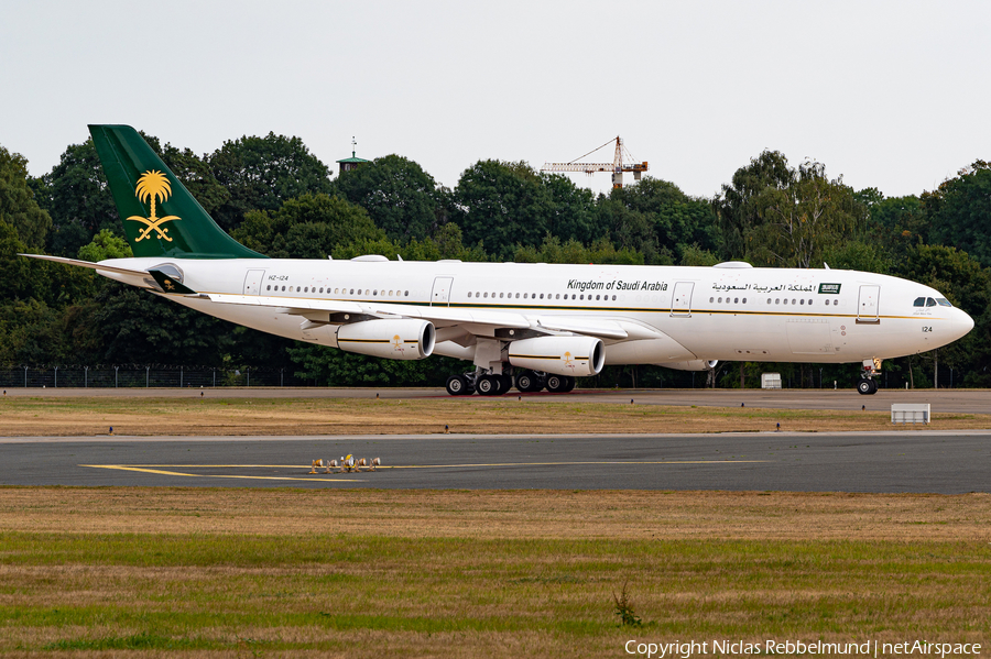 Saudi Arabian Government Airbus A340-213 (HZ-124) | Photo 524881