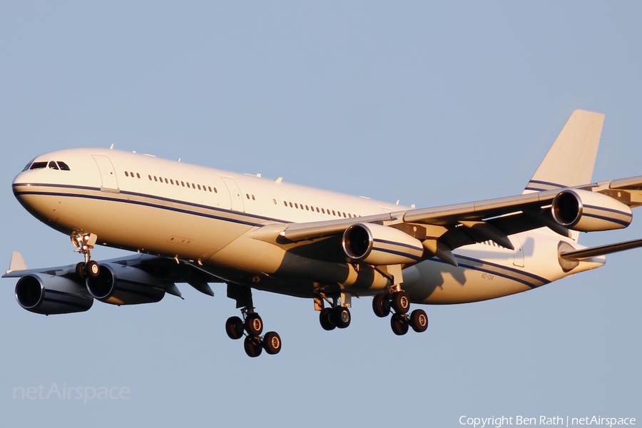 Saudi Arabian Government Airbus A340-213 (HZ-124) | Photo 30700