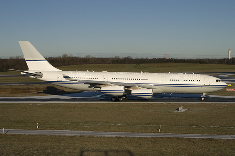 Saudi Arabian Government Airbus A340-213 (HZ-124) at  Hamburg - Fuhlsbuettel (Helmut Schmidt), Germany