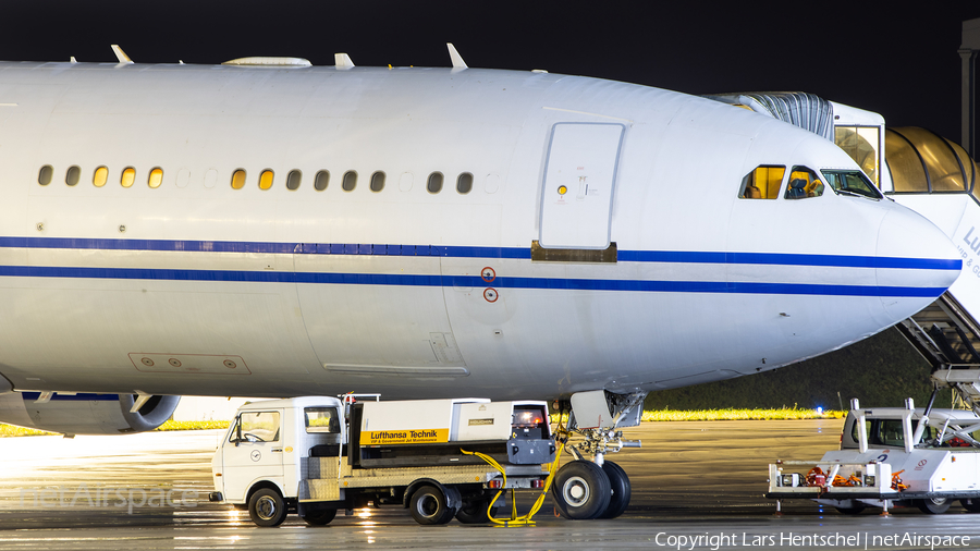 Saudi Arabian Government Airbus A340-213 (HZ-124) | Photo 364012