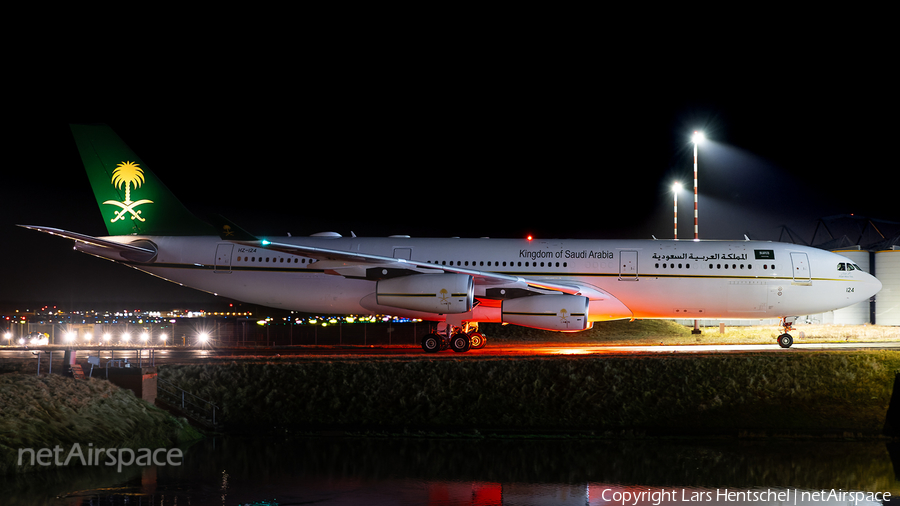 Saudi Arabian Government Airbus A340-213 (HZ-124) | Photo 493912