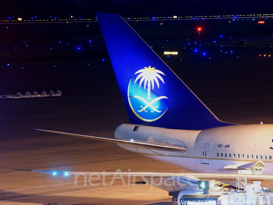 Saudi Arabian Royal Flight Boeing 747SP-68 (HZ-AIF) | Photo 39928