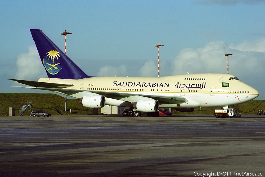 Saudi Arabian Airlines Boeing 747SP-68 (HZ-AIJ) | Photo 366575