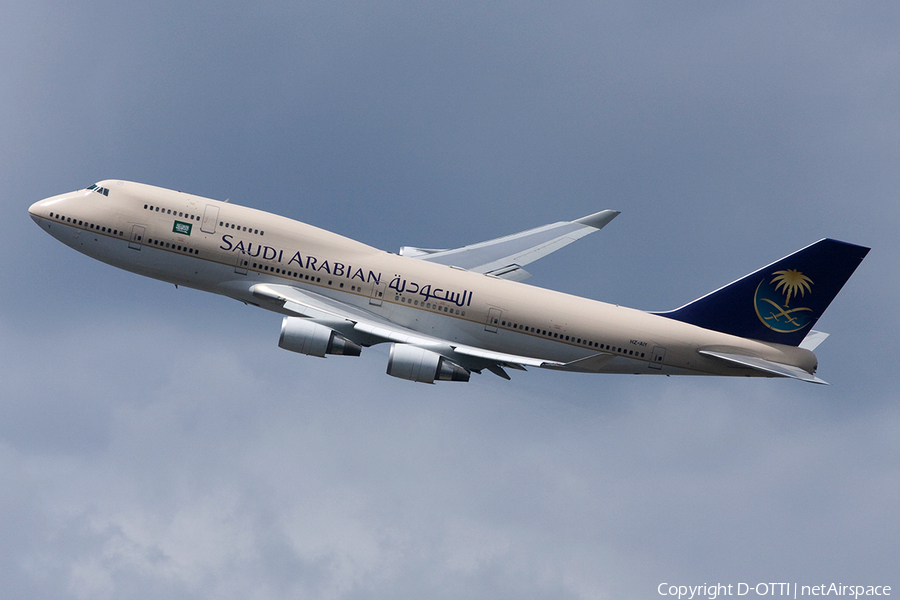 Saudi Arabian Airlines Boeing 747-468 (HZ-AIY) | Photo 260983
