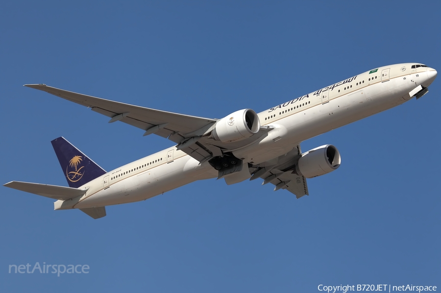 Saudi Arabian Airlines Boeing 777-368(ER) (HZ-AK19) | Photo 260965