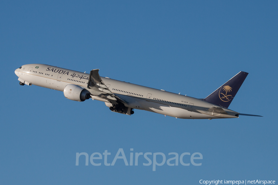 Saudi Arabian Airlines Boeing 777-368(ER) (HZ-AK19) | Photo 104164