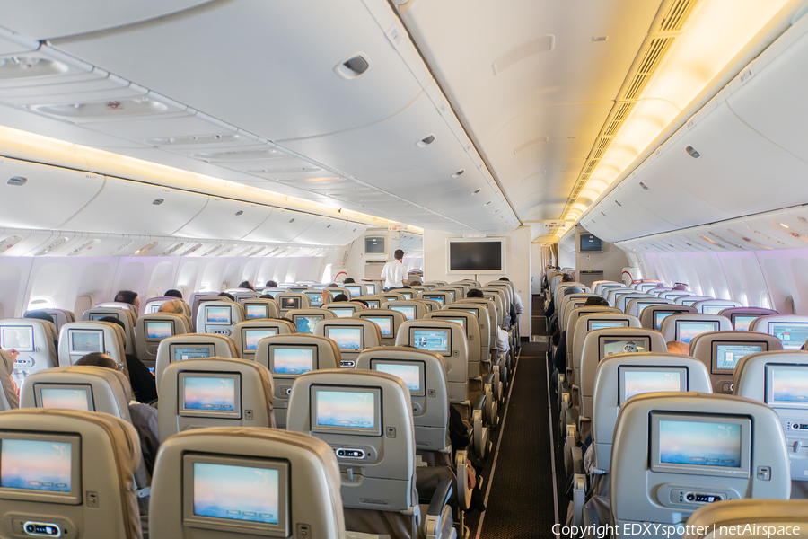 Saudi Arabian Airlines Boeing 777-368(ER) (HZ-AK20) | Photo 541118