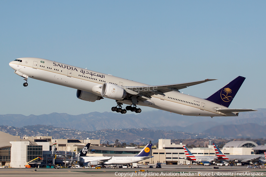 Saudi Arabian Airlines Boeing 777-368(ER) (HZ-AK20) | Photo 102240