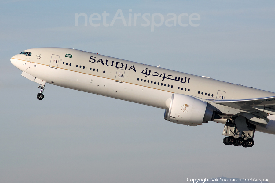 Saudi Arabian Airlines Boeing 777-368(ER) (HZ-AK21) | Photo 60458