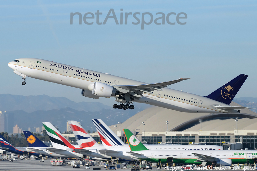 Saudi Arabian Airlines Boeing 777-368(ER) (HZ-AK21) | Photo 61496