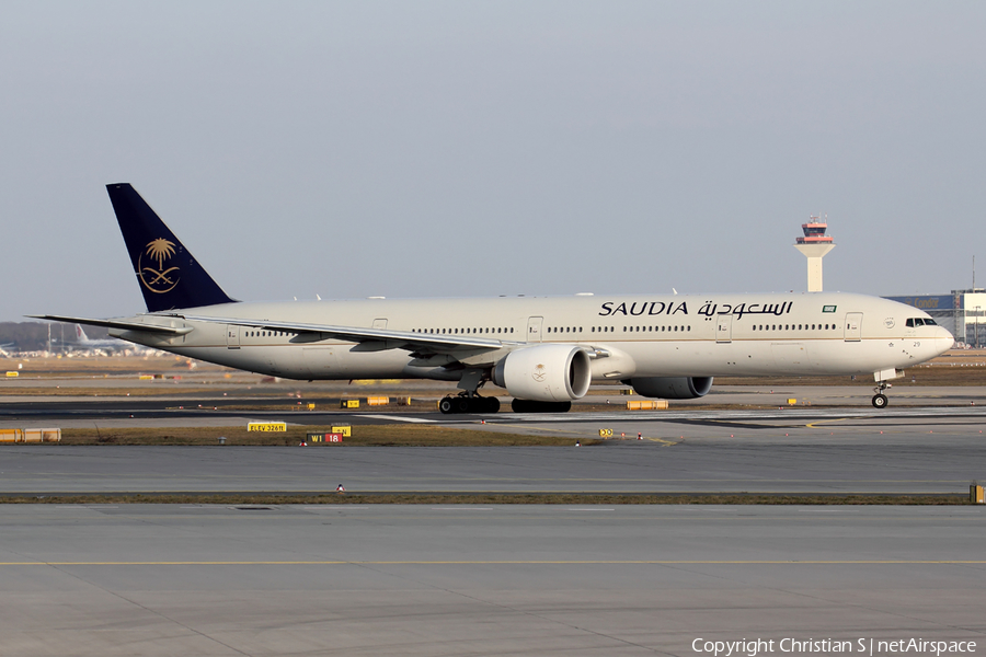 Saudi Arabian Airlines Boeing 777-368(ER) (HZ-AK29) | Photo 231916