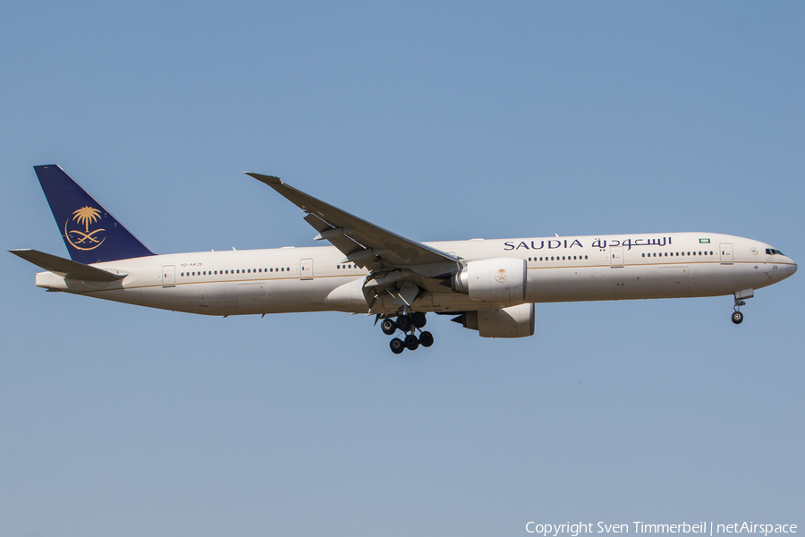 Saudi Arabian Airlines Boeing 777-368(ER) (HZ-AK29) | Photo 239333