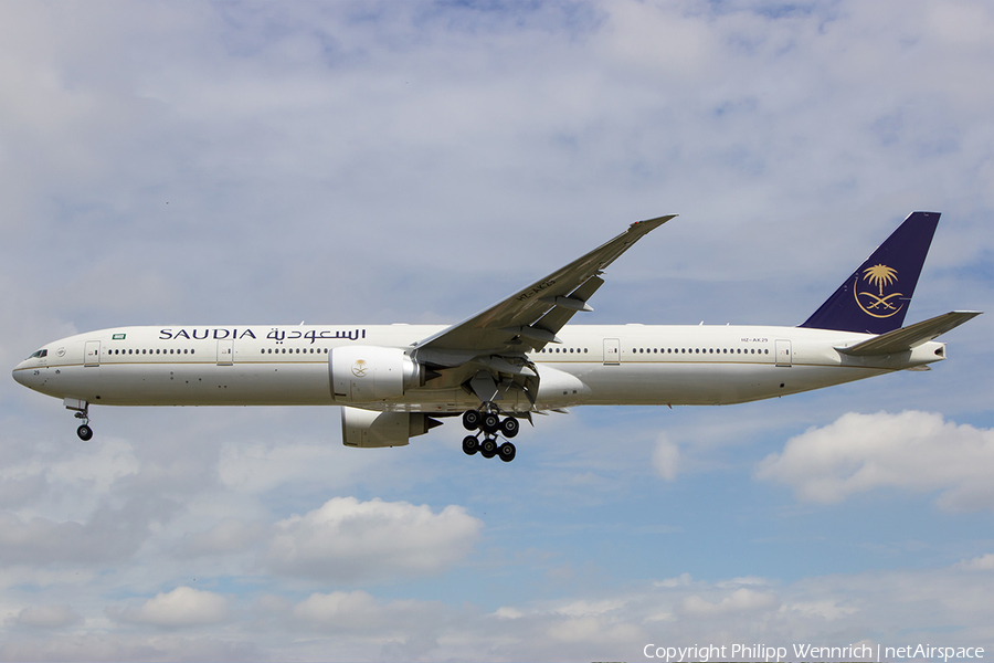 Saudi Arabian Airlines Boeing 777-368(ER) (HZ-AK29) | Photo 114890