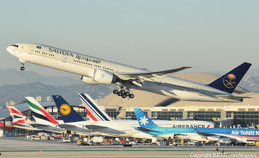 Saudi Arabian Airlines Boeing 777-3FG(ER) (HZ-AK40) | Photo 284366