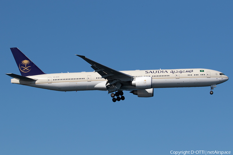 Saudi Arabian Airlines Boeing 777-368(ER) (HZ-AK41) | Photo 357542