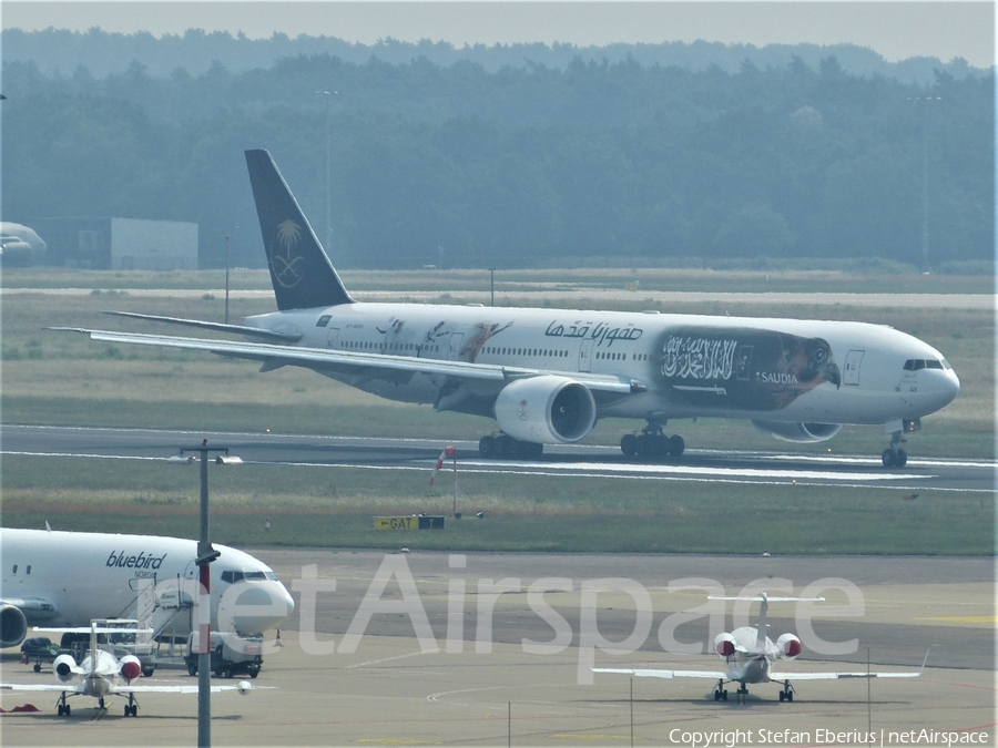 Saudi Arabian Airlines Boeing 777-368(ER) (HZ-AK43) | Photo 247606