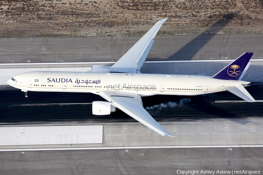 Saudi Arabian Airlines Boeing 777-368(ER) (HZ-AK44) | Photo 206502