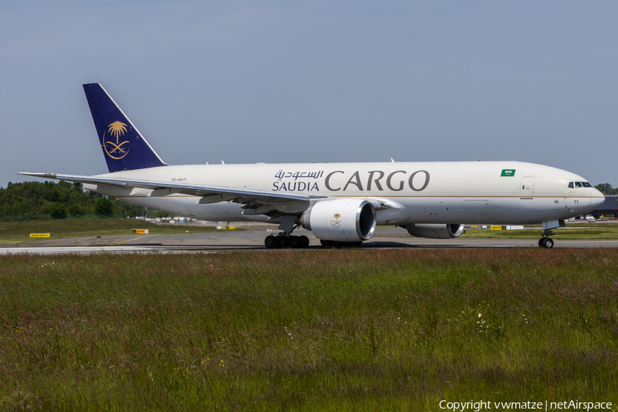 Saudi Arabian Cargo Boeing 777-FFG (HZ-AK71) | Photo 572939