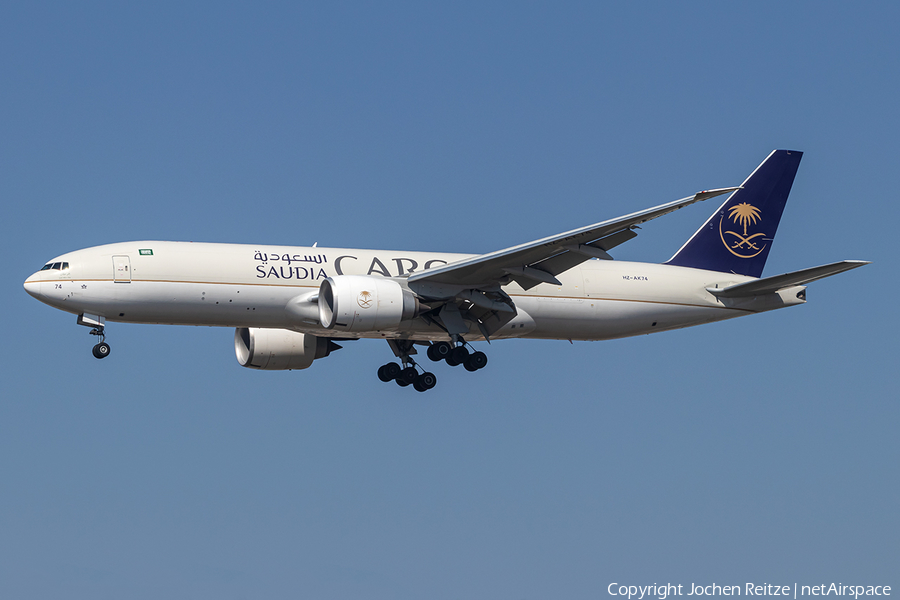 Saudi Arabian Cargo Boeing 777-FFG (HZ-AK74) | Photo 381161