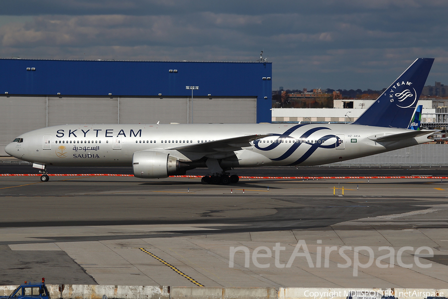 Saudi Arabian Airlines Boeing 777-268(ER) (HZ-AKA) | Photo 107003