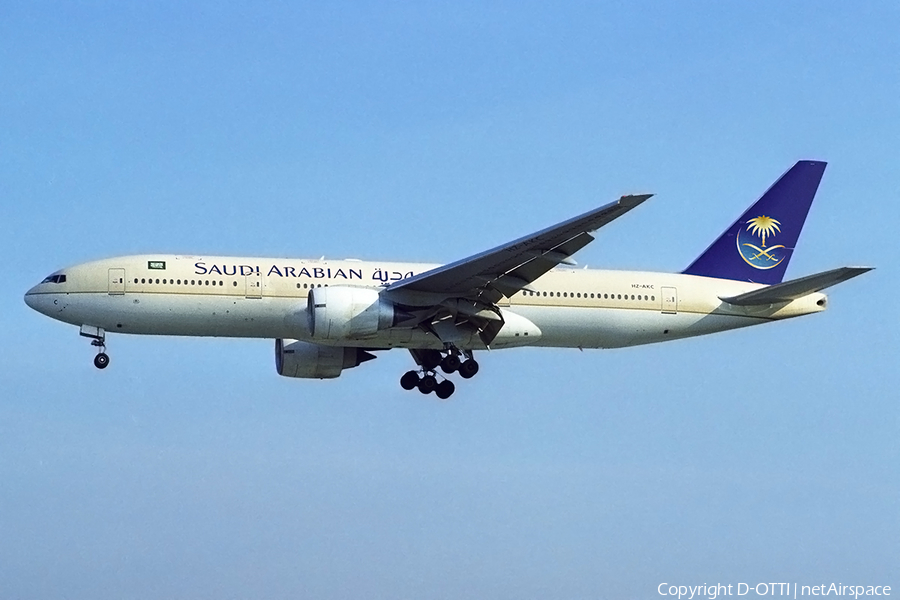 Saudi Arabian Airlines Boeing 777-268(ER) (HZ-AKC) | Photo 357219