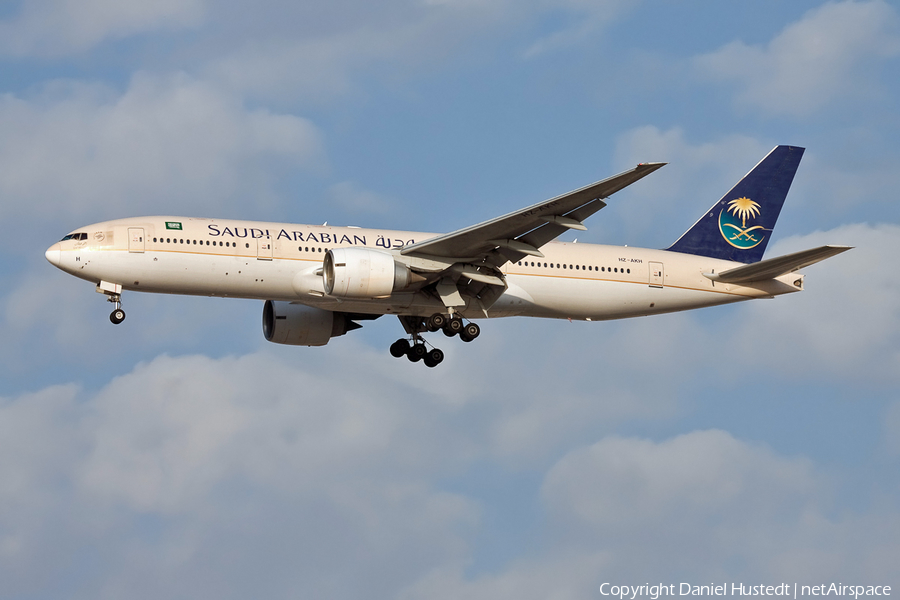 Saudi Arabian Airlines Boeing 777-268(ER) (HZ-AKH) | Photo 529781