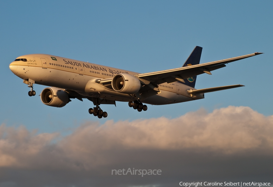 Saudi Arabian Airlines Boeing 777-268(ER) (HZ-AKH) | Photo 74122