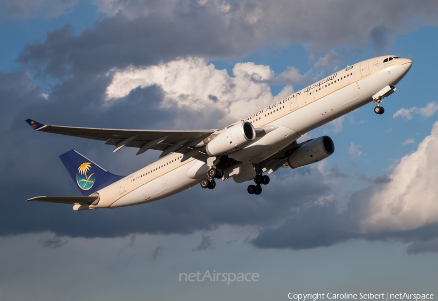Saudi Arabian Airlines Airbus A330-343 (HZ-AQD) | Photo 100286