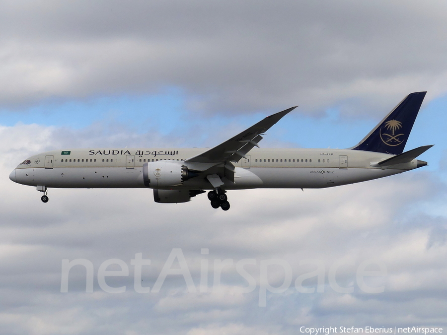 Saudi Arabian Airlines Boeing 787-9 Dreamliner (HZ-AR12) | Photo 393188