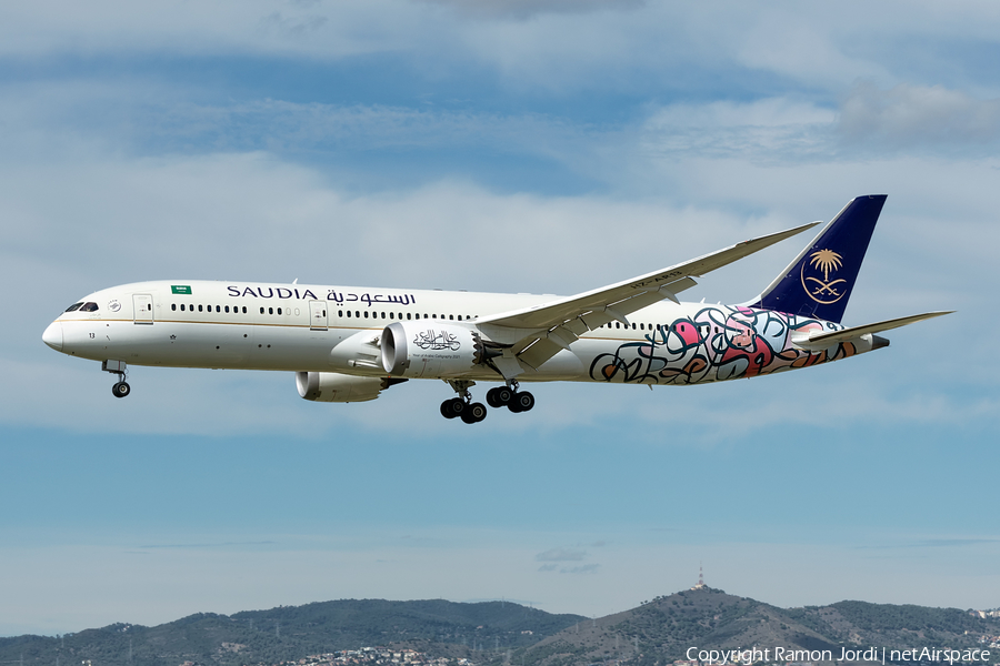 Saudi Arabian Airlines Boeing 787-9 Dreamliner (HZ-AR13) | Photo 528583