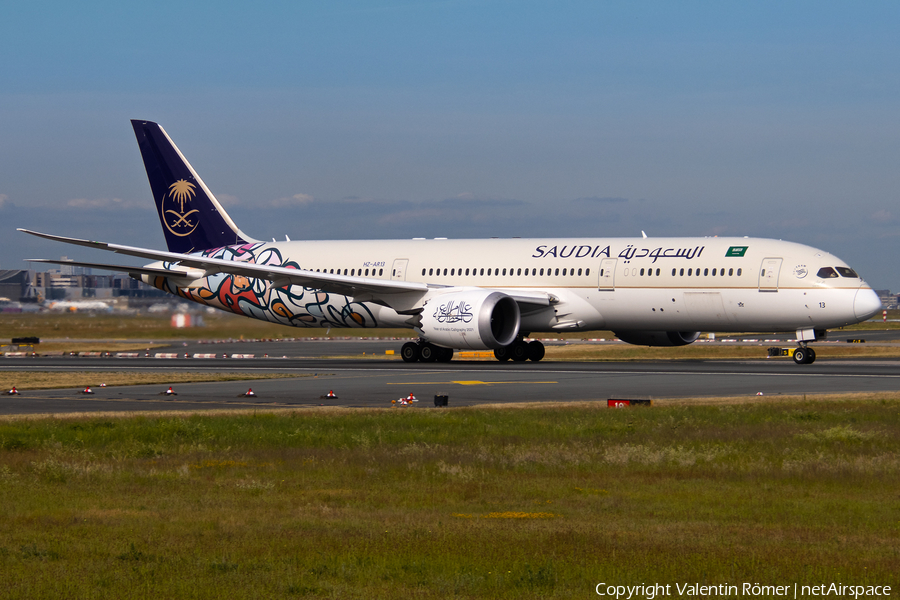 Saudi Arabian Airlines Boeing 787-9 Dreamliner (HZ-AR13) | Photo 509368