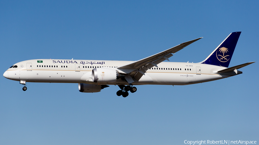Saudi Arabian Airlines Boeing 787-9 Dreamliner (HZ-ARA) | Photo 592745