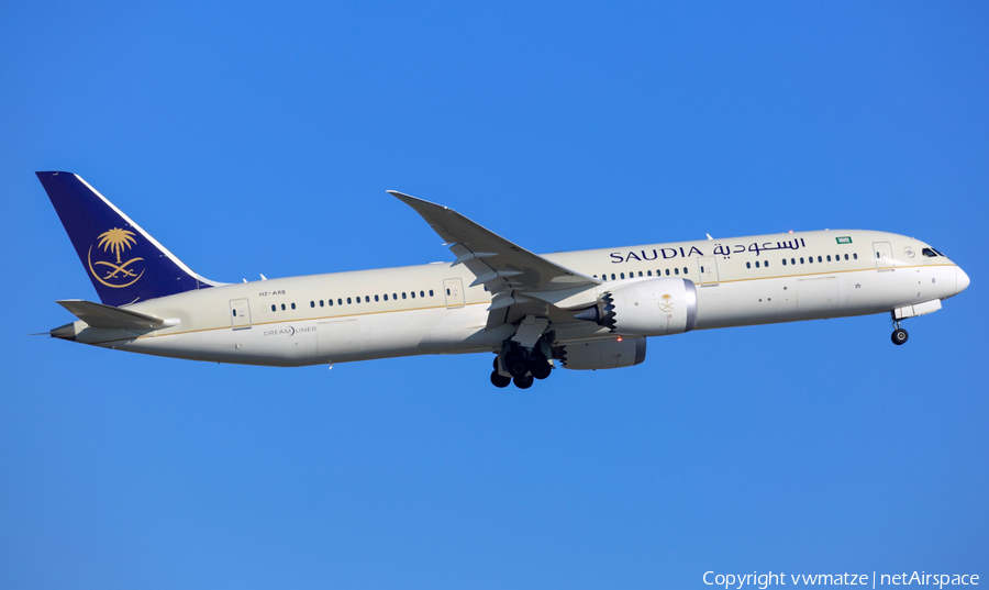 Saudi Arabian Airlines Boeing 787-9 Dreamliner (HZ-ARB) | Photo 206629