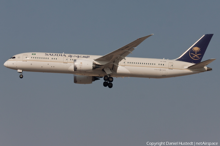 Saudi Arabian Airlines Boeing 787-9 Dreamliner (HZ-ARB) | Photo 416249