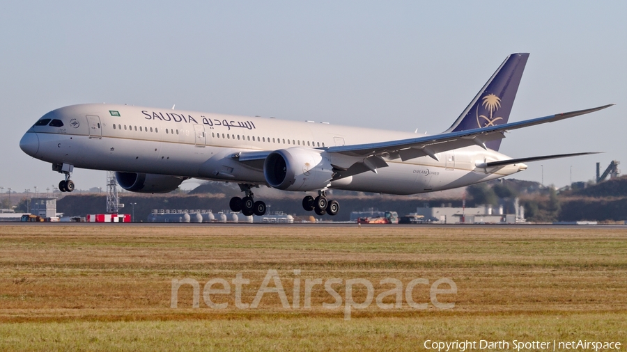 Saudi Arabian Airlines Boeing 787-9 Dreamliner (HZ-ARC) | Photo 237312