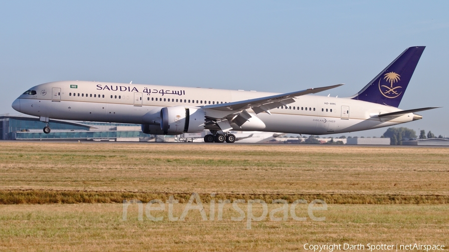 Saudi Arabian Airlines Boeing 787-9 Dreamliner (HZ-ARC) | Photo 237313
