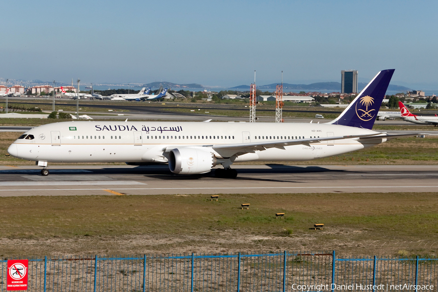 Saudi Arabian Airlines Boeing 787-9 Dreamliner (HZ-ARC) | Photo 492490