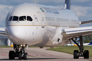 Saudi Arabian Airlines Boeing 787-9 Dreamliner (HZ-ARC) at  Manchester - International (Ringway), United Kingdom