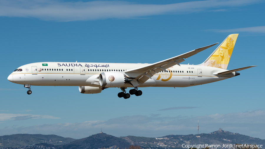 Saudi Arabian Airlines Boeing 787-9 Dreamliner (HZ-ARE) | Photo 557976