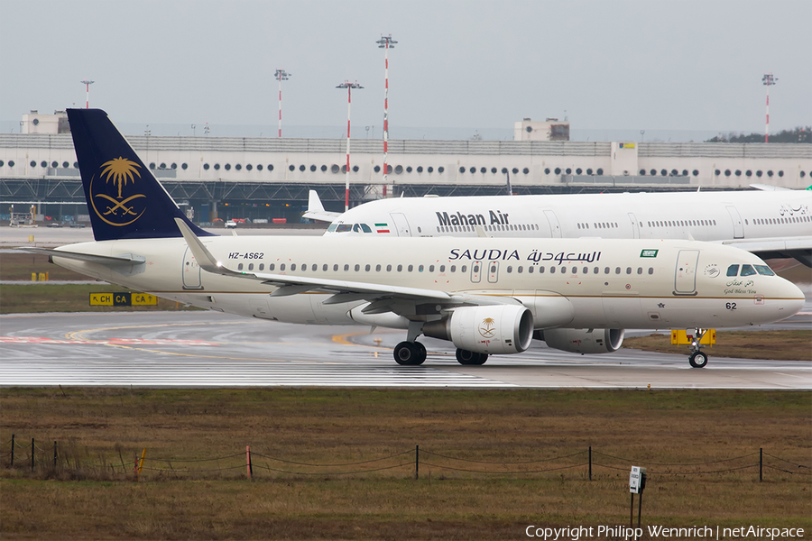 Saudi Arabian Airlines Airbus A320-214 (HZ-AS62) | Photo 252962