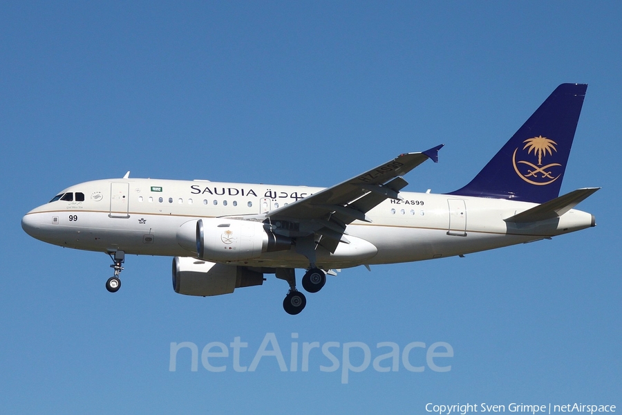 Saudi Arabian Royal Flight Airbus A318-112(CJ) Elite (HZ-AS99) | Photo 174199