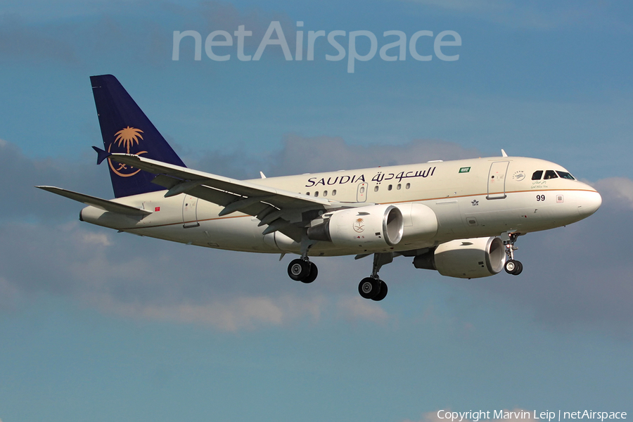 Saudi Arabian Royal Flight Airbus A318-112(CJ) Elite (HZ-AS99) | Photo 203245