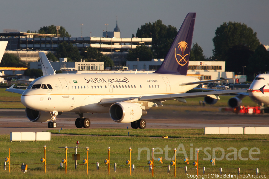 Saudi Arabian Royal Flight Airbus A318-112(CJ) Elite (HZ-AS99) | Photo 206596