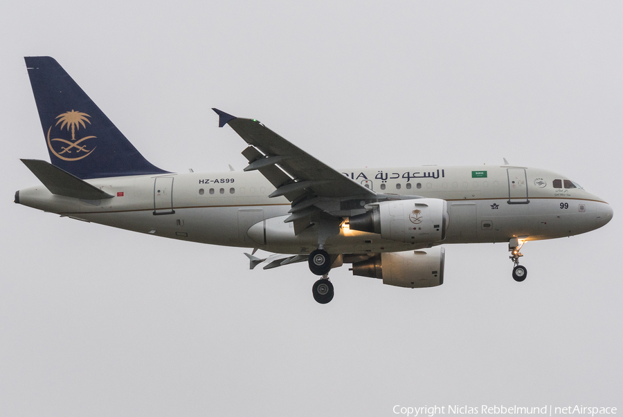 Saudi Arabian Royal Flight Airbus A318-112(CJ) Elite (HZ-AS99) | Photo 281053