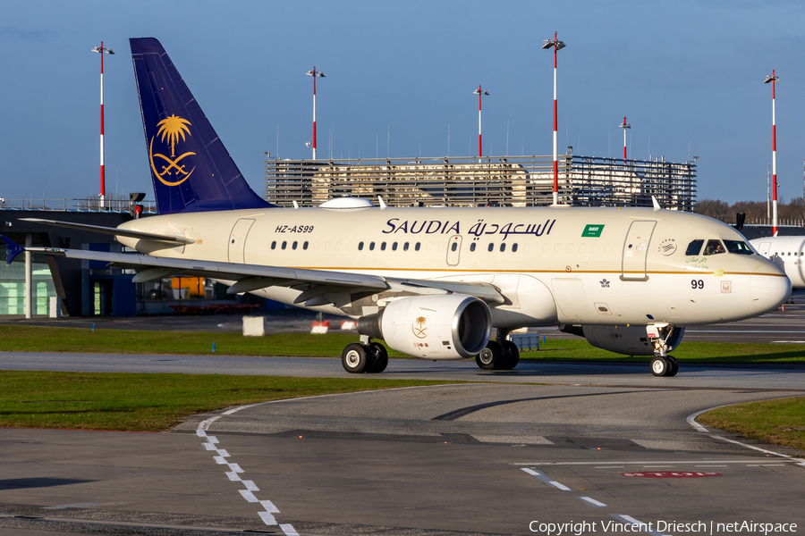 Saudi Arabian Royal Flight Airbus A318-112(CJ) Elite (HZ-AS99) | Photo 657687